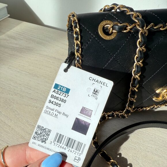 NWT CHANEL Small Flap Bag Black Leather Diamond Quilted Gold-tone Chain Strap - Picture 3 of 15
